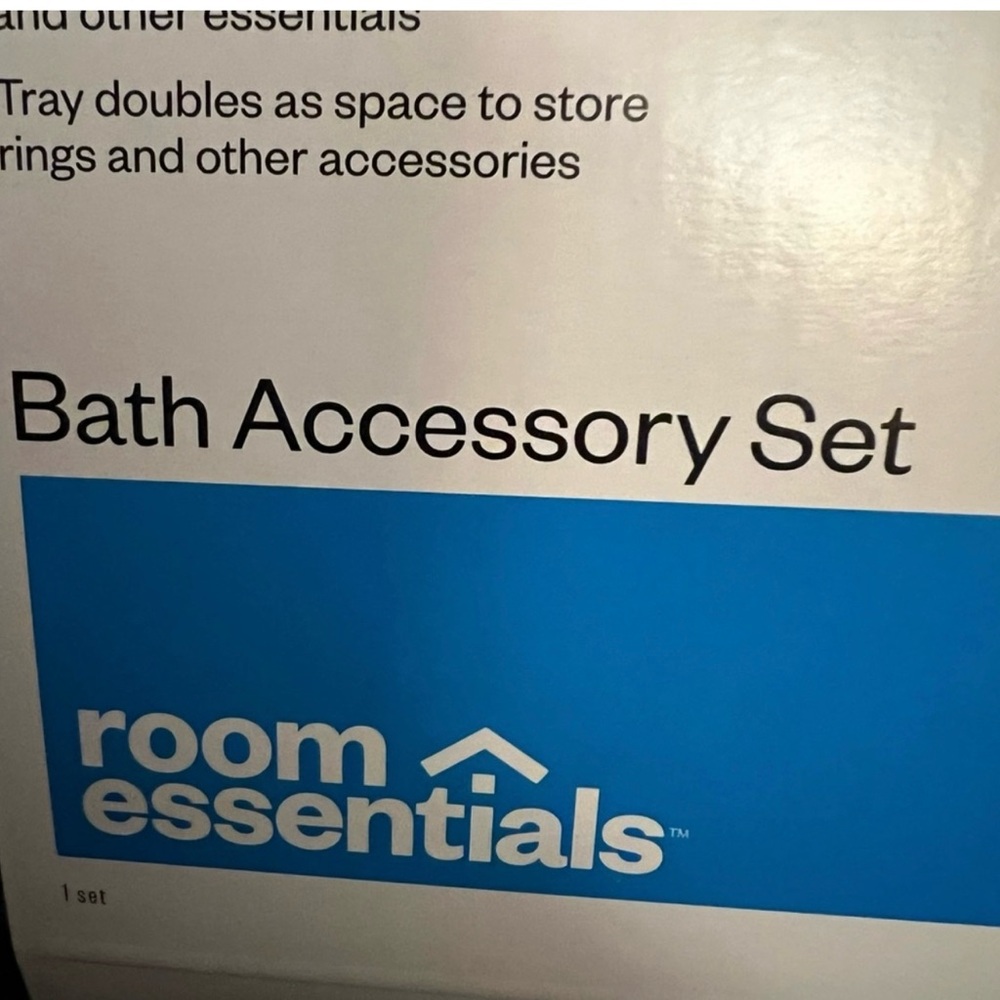 Room Essentials Silver Bath Accessory Set - Picture 4 of 8